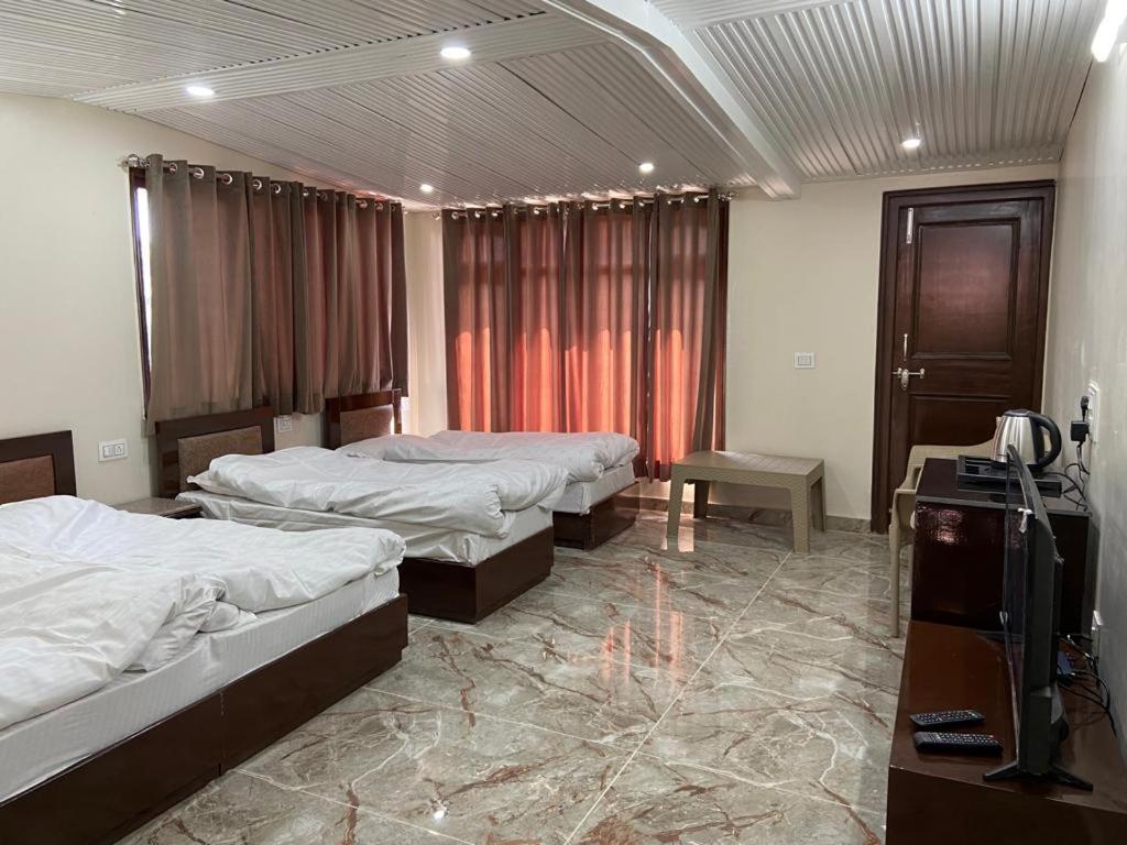 شيملا Dhanlaxmi Apartments المظهر الخارجي الصورة