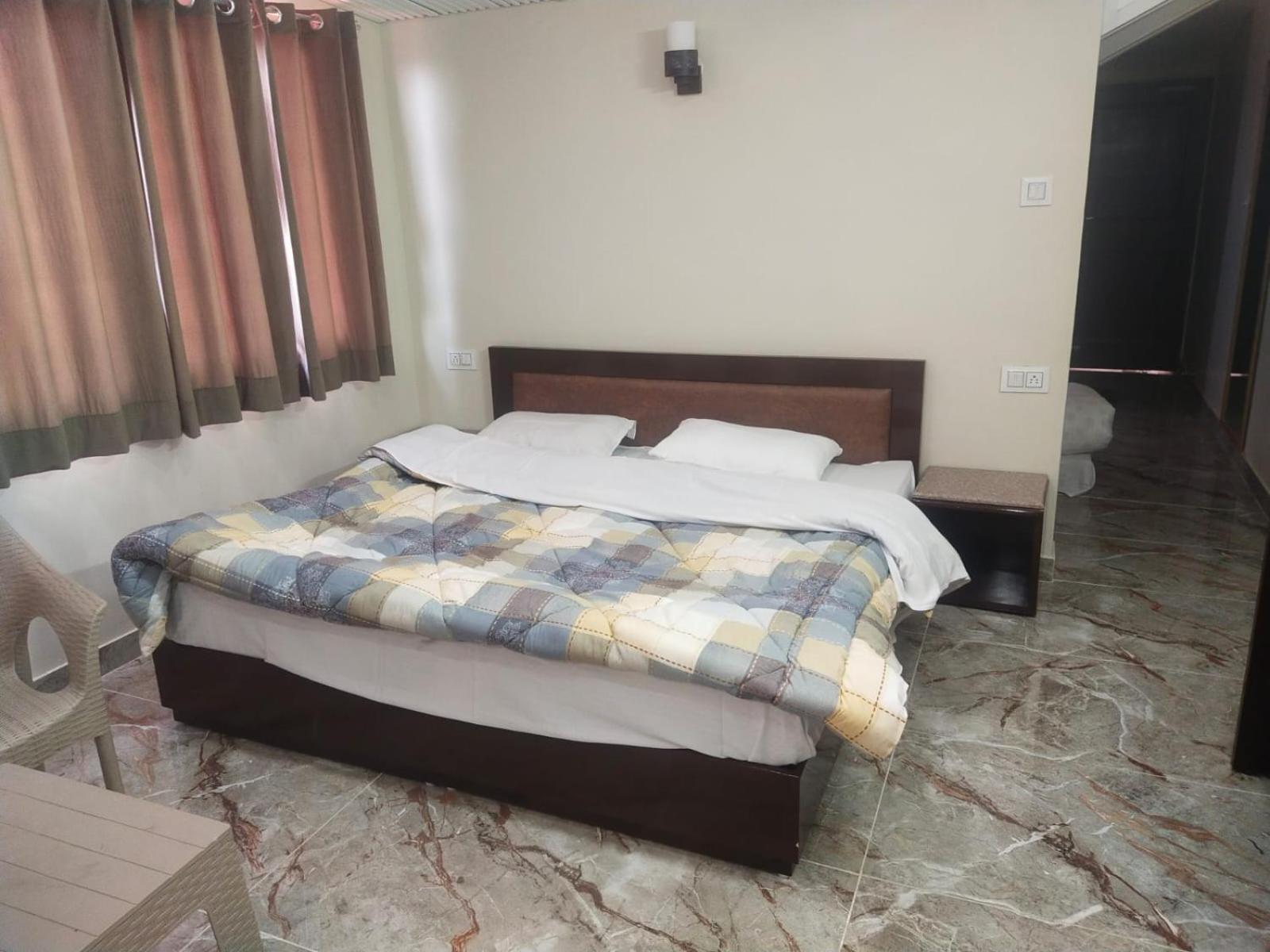 شيملا Dhanlaxmi Apartments الغرفة الصورة